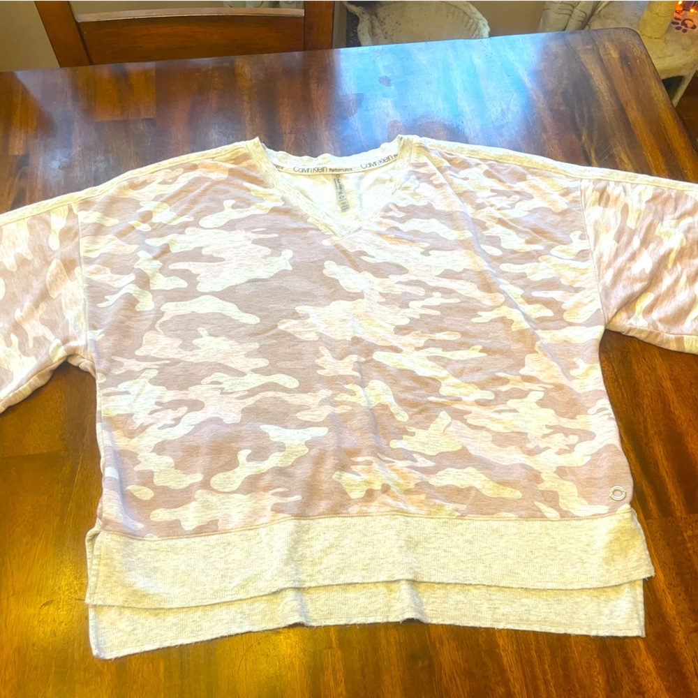 Calvin Klein Performance top. Pink and gray camo size large women’s.